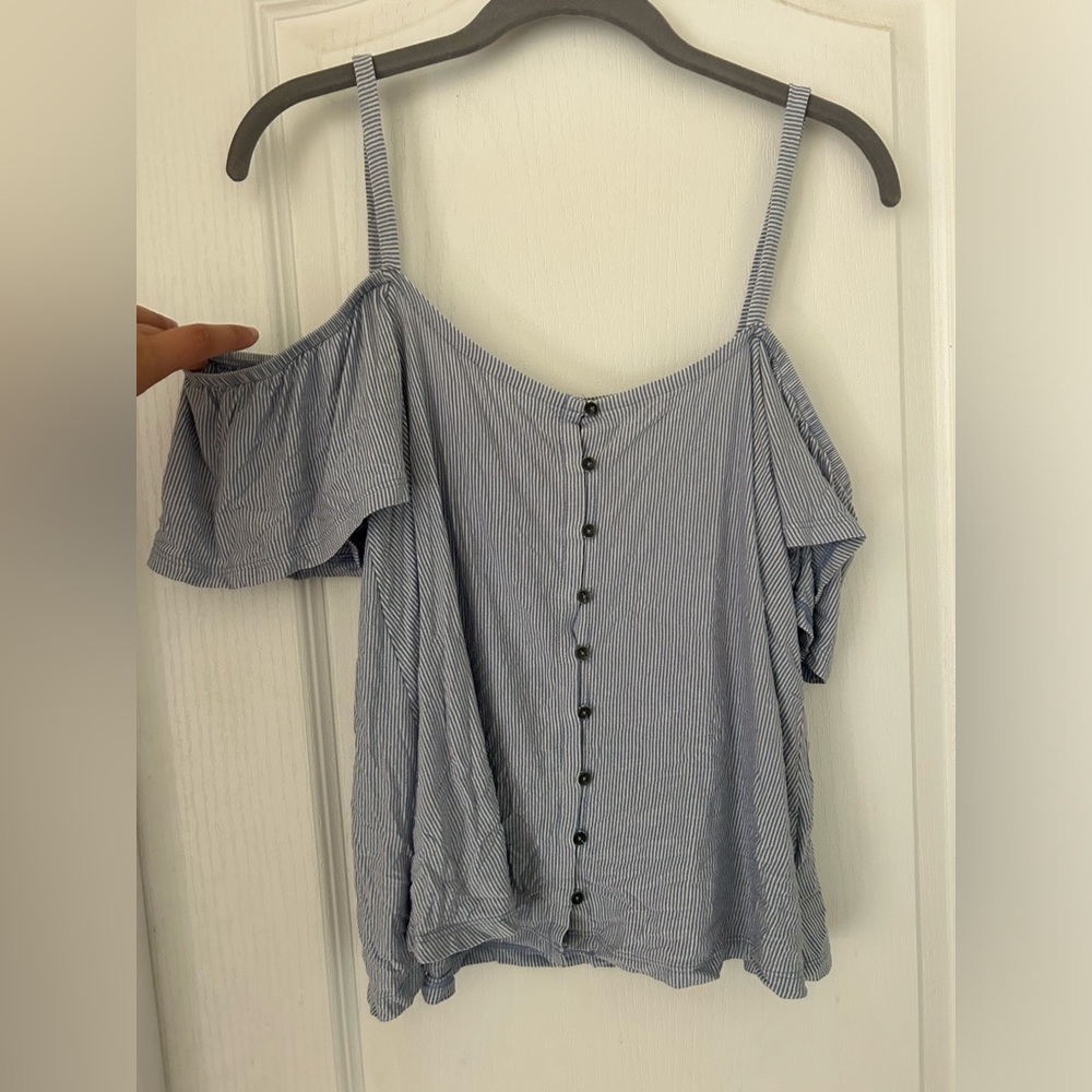 American Eagle blue and white striped top button down